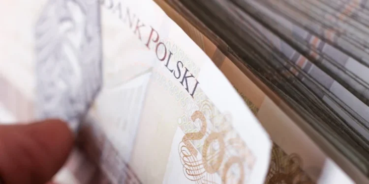 Płaca minimalna wzrośnie do 4950 zł. Jest jednak haczyk
