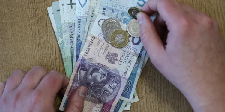 Wyższe pensje coraz bliżej. Jest reakcja firm