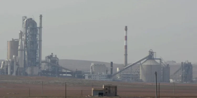 Jest wyrok dla Lafarge. Firma winna finansowania Państwa Islamskiego