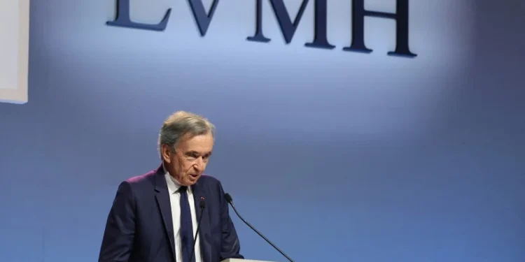 Wojna ciąży na LVMH. Sprzedaż w luksusowym koncernie spadła