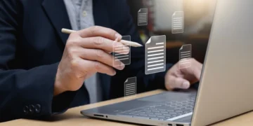 Cyfrowa administracja w Polsce. Jak EZD RP usprawnia pracę urzędów?