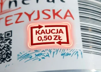 Zapomnij o butelkomacie. Sklepy ścigają się, by odebrać butelki spod drzwi