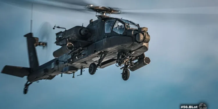 Nowy drapieżnik na polskim niebie. Historyczny lot na śmigłowcach Apache