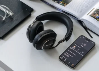 Telefon może zamknąć cię w ekosystemie. Słuchawki nie muszą 