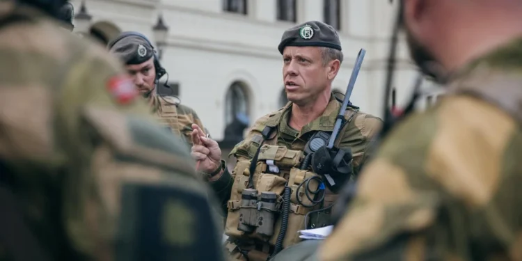 Chińskie samochody nagrywały żołnierzy. Przechwyciły nawet kody do bram
