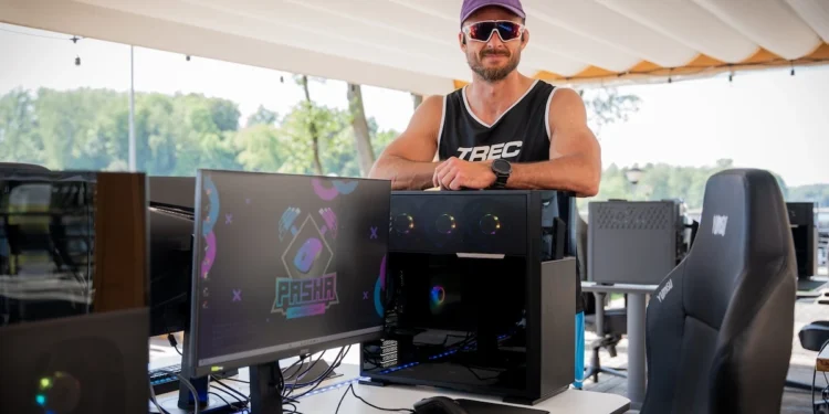 Robisz 130 km z pashaBiceps, potem grasz w CS-a. Efekt? PC z RTX 50 za mniej niż 4 tysie