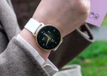 Za 299 zł Hama 7020 to sztos. Potrafi więcej od rywali i nie wygląda tandetnie – test