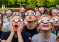 Jak przygotować się do obserwacji zaćmienia Słońca? Sam stworzysz specjalny przyrząd