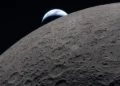 Księżyc po zderzeniu z rakietą SpaceX. Sonda pokazała pierwsze zdjęcia nowego krateru
