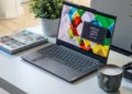 Test Lenovo Yoga Slim 7i Gen 9. Jak „pogromca MacBooka” za 3000 zł radzi sobie teraz?