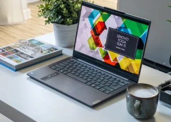 Test Lenovo Yoga Slim 7i Gen 9. Jak „pogromca MacBooka” za 3000 zł radzi sobie teraz?