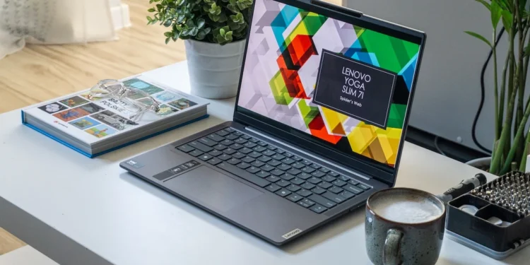 Test Lenovo Yoga Slim 7i Gen 9. Jak „pogromca MacBooka” za 3000 zł radzi sobie teraz?