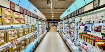 Najładniejszy market w Polsce od środka. Kasy widzą towar, jest równo co do milimetra