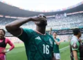 Co sędziowie na Mundialu mają przy uszach? Ta mała kostka zmienia widok meczów