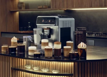 Niech święto kawy trwa cały rok. Z ekspresem Philips LatteGo Pro 8000 to możliwe 