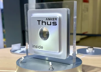 Najszybszy powerbank i pierwszy zasilacz ratujący laptopa. Anker wkurzy wiele firm