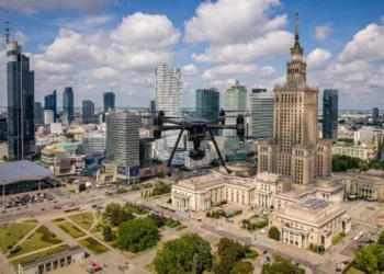 Tarcza dla Warszawy tańsza niż zarobki lekarza. Śmiech na sali