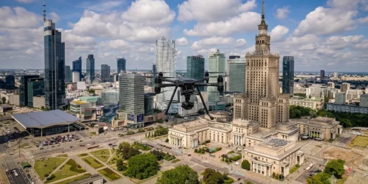 Tarcza dla Warszawy tańsza niż zarobki lekarza. Śmiech na sali