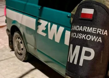 Żandarmeria Wojskowa dostała pocztówkę w kopercie. Trzy osoby w szpitalu