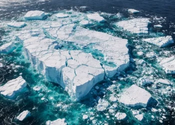 Największa góra lodowa się rozpadła. Przerażający widok z satelitów