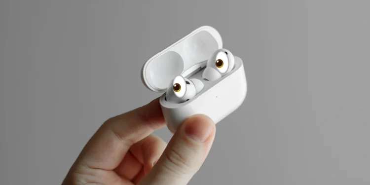 Apple robi AirPodsy, jakich jeszcze nie było. Będą oczami dla Siri