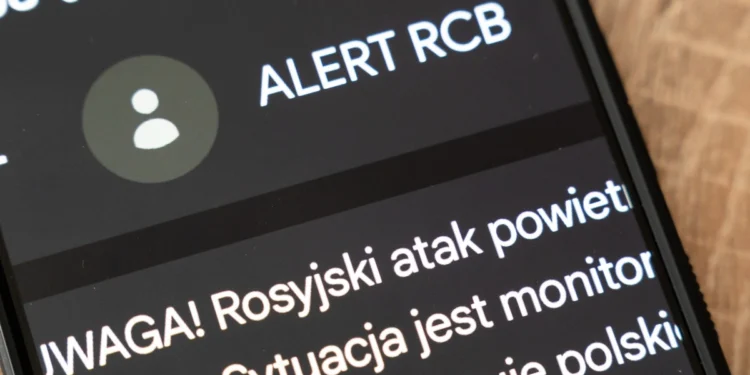 Alert RCB każe szukać schronu. Lekarz pyta wprost: tylko gdzie ten schron?