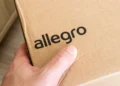 Allegro pisze, że jest problem z paczką. Ale to nie Allegro