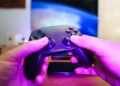 Centrum domowej rozrywki. Odkryj, dlaczego PlayStation 5 to najlepszy prezent dla całej rodziny