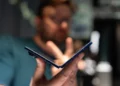 Pojawił się dobry powód, żeby kupić składany telefon. Dostarczy go Android 17