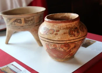 Kupiła stary wazon za grosze. Okazało się, że to bezcenny skarb