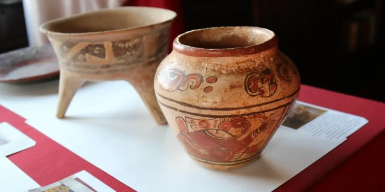 Kupiła stary wazon za grosze. Okazało się, że to bezcenny skarb