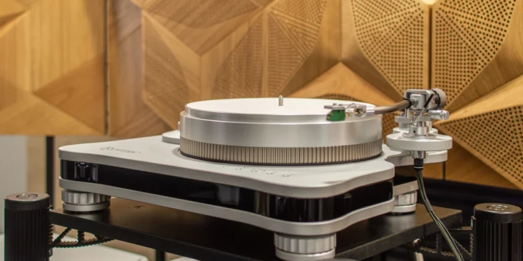 Ten gramofon kosztuje tyle, co samochód. Sprawdź samodzielnie po co mu magnetyczna lewitacja