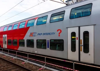 PKP Intercity chce dwa piętra, nawet z drugiej ręki. Znaleźli sprzedawcę
