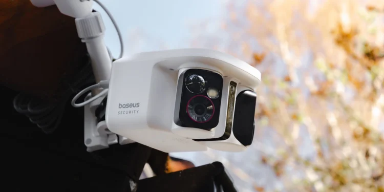 Ta kamera widzi wszystko i goni słonce. Baseus X1 Pro – test