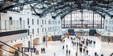 Koniec z kolejkami do kas PKP. Wcale nie dlatego, że jest szybciej