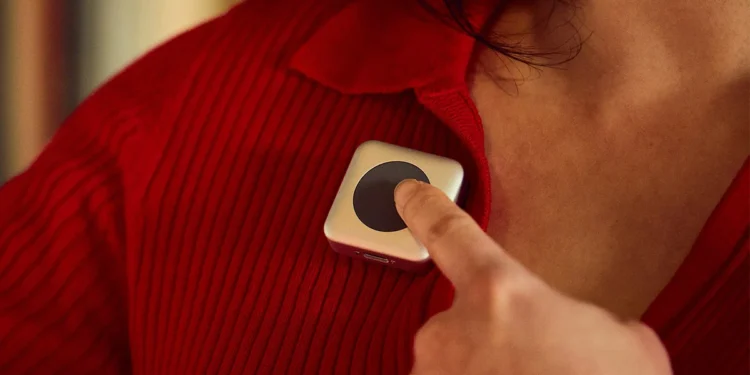 Byli pracownicy Apple zapakowali bota w gadżet. Nie wyszło