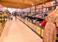 Wolne niedziele, pracujące noce. Dyskonty robią cichą rewolucję kosztem pracowników