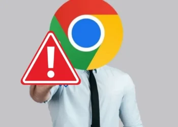 Lepiej usuń te wtyczki z Chrome. Robią to, czego nie powinny