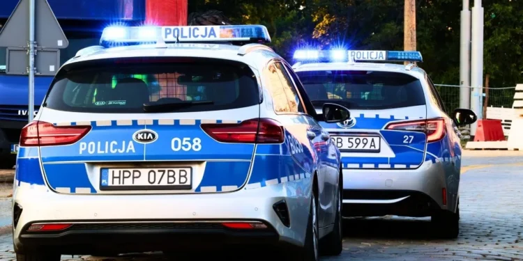 Traktowała chatbota jak swój pamiętnik. Do drzwi zapukała policja