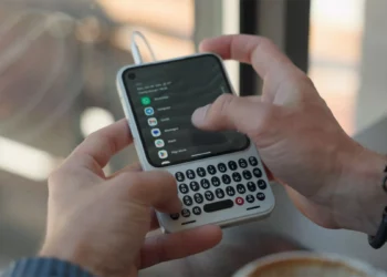 Były projektant BlackBerry stworzył smartfon. Taki jest Clicks Communicator