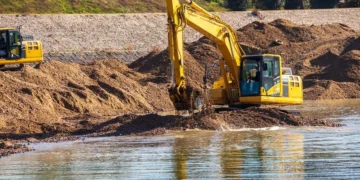 Deweloper chce przesunąć rzekę. Brzmi fatalnie, ale może mieć sens