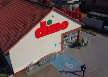 Dino zasypie Polskę butelkomatami. Trafią tam, gdzie system kaucyjny leżał