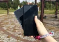 Zamiast silnej woli mam dwa telefony. Wstyd przyznać, ale działa
