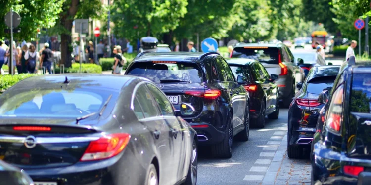 Zostaw auto, idź na pociąg. Głupie święto w końcu ma sens