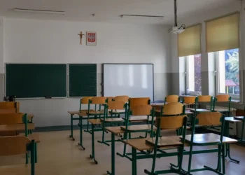 Poseł zaniepokojony eDziennikiem. „Testy na żywym organizmie szkoły” 
