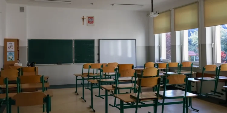 Poseł zaniepokojony eDziennikiem. „Testy na żywym organizmie szkoły” 