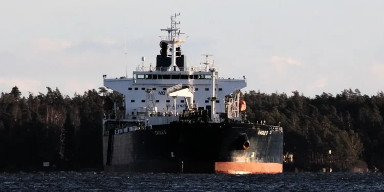 Europa ruszyła za flotą cieni. Moskwa grozi odwetem