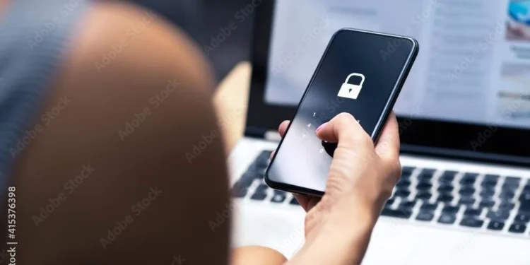 Bezpieczeństwo smartfona: jak chronić dane, gdy zgubisz telefon lub padniesz ofiarą hakera?
