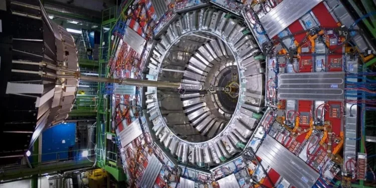CERN zbadał „klej”, który trzyma nasz świat w całości. Zeszli do ułamka wielkości protonu