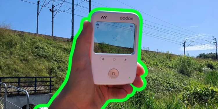 Godox C100 kosztuje nic, a zdjęcia robi jeszcze gorsze. Zabrałem go do Wadowic